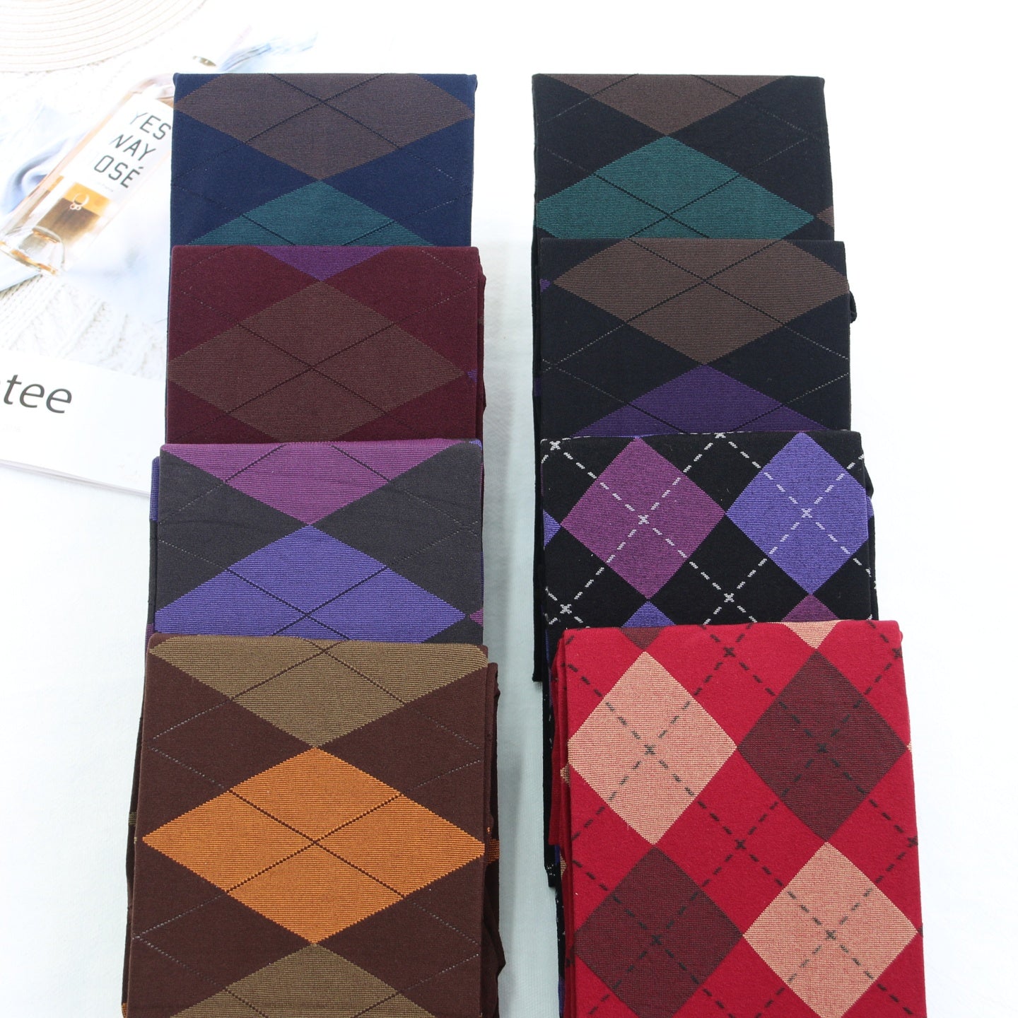 Retro Contrasting Dark Color Diamond-Check Tights